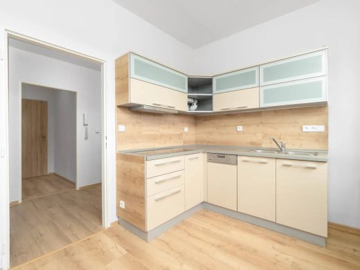 Pronájem bytu 2+1 po kompletní rekonstrukci, Jince, okr. Příbram