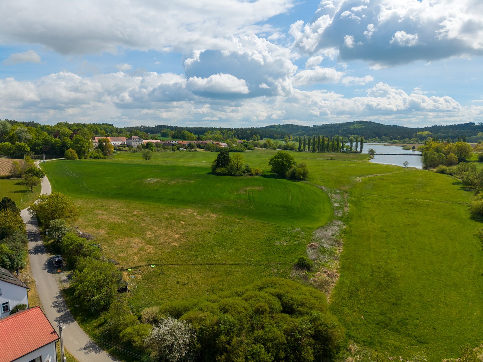 Stavební pozemek, Lažany, okr. Strakonice — fotka 1