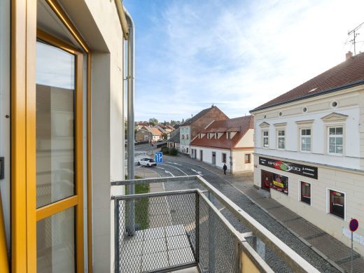 Prostorný byt 2+kk se dvěma balkony a vlastním parkovacím místem v Příbrami — fotka 7