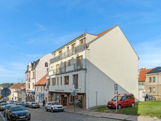 Prostorný byt 2+kk se dvěma balkony a vlastním parkovacím místem v Příbrami — fotka 9