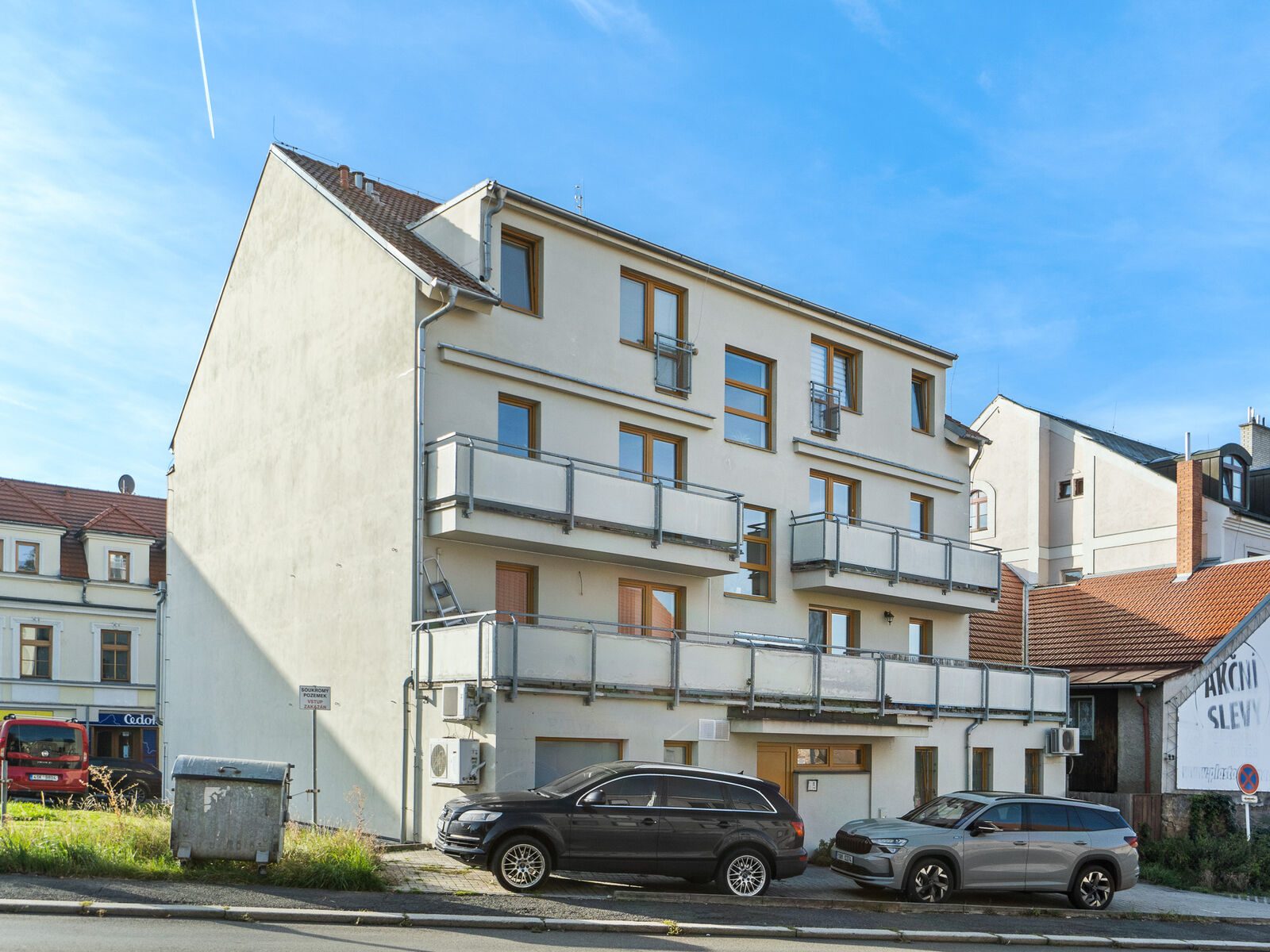 Prostorný byt 2+kk se dvěma balkony a vlastním parkovacím místem v Příbrami — fotka 10